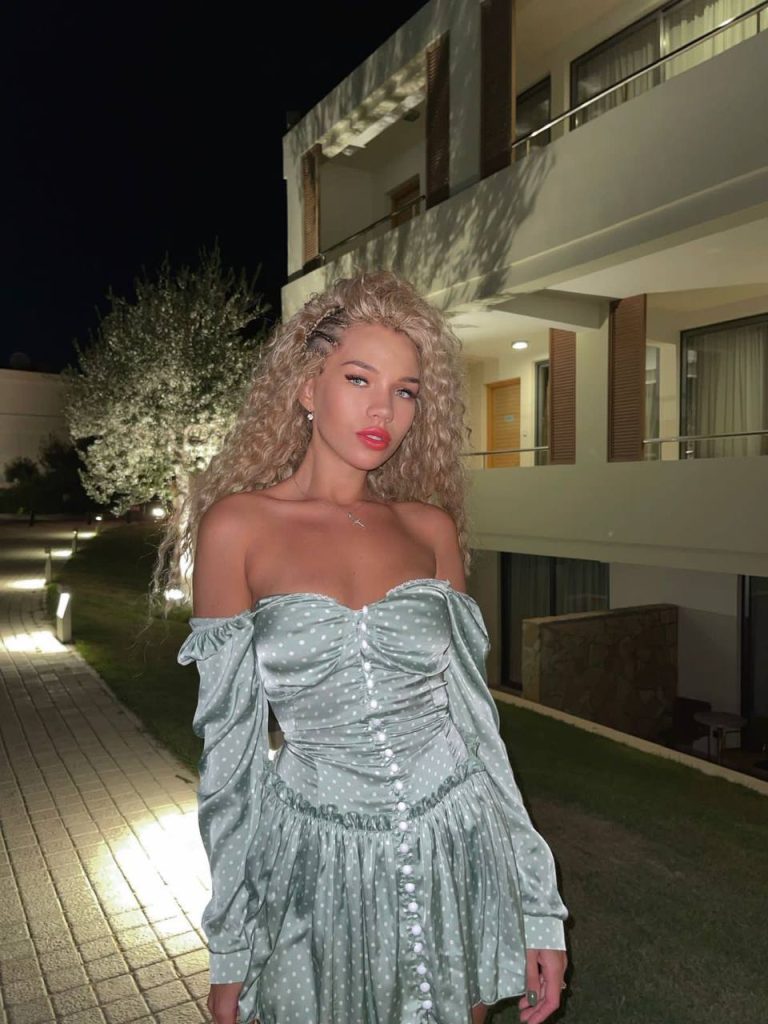 Элитная шлюха Сидни — Акция 5+1ч в городе Москве